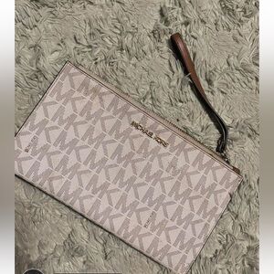 Large Mk wristlet